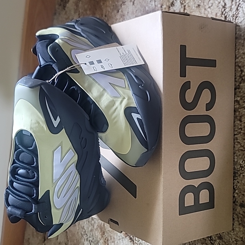 Yeezys 700